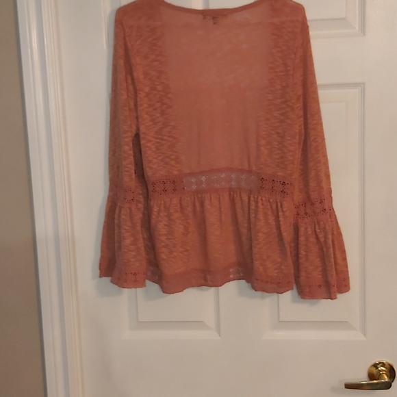 BNWNT bell sleeve crochet detailed sweater - Picture 5 of 7